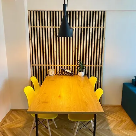 Διαμέρισμα Bright Stylish Apartment In The City Centre *
